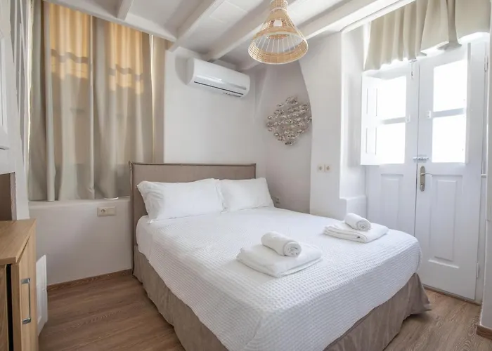 Geant Mykonos Mykonos Town